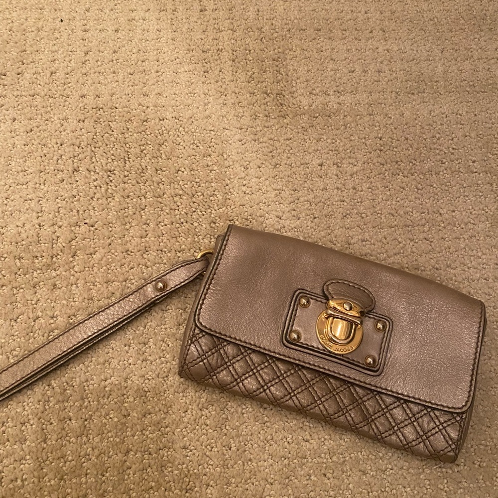 Silver leather Marc Jacobs wristlet